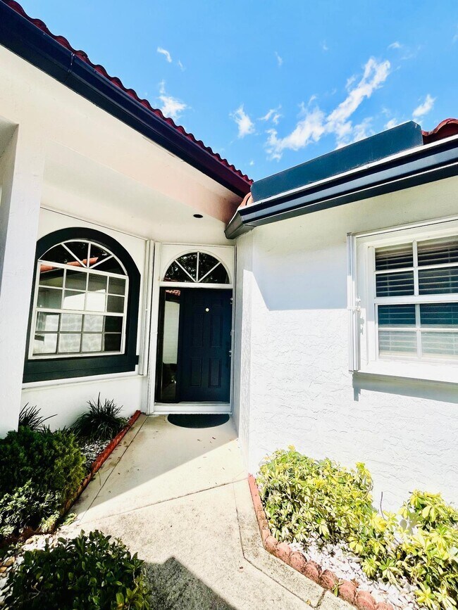 8195 Vía Bella in Boca Raton, FL - Building Photo - Building Photo