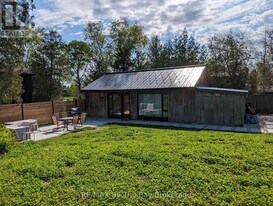 117 Glenlake Blvd in Collingwood, ON - Building Photo