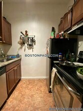 23 Cortes St, Unit 13 in Boston, MA - Foto de edificio - Building Photo