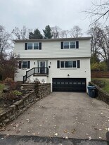 7800 Hosbrook Rd in Cincinnati, OH - Building Photo