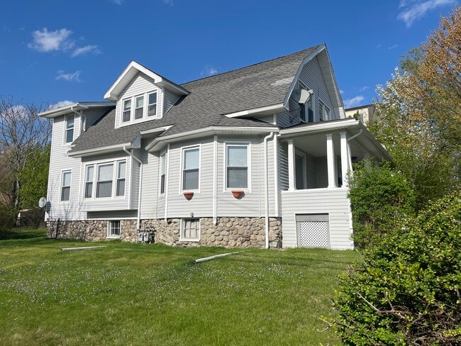 29 Fales St in Worcester, MA - Building Photo - Building Photo