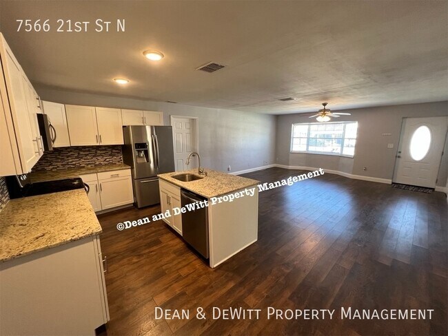 7566 21st St N in St. Petersburg, FL - Building Photo - Building Photo