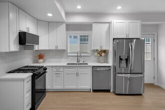 4032 Elsa St in Lakewood, CA - Building Photo - Building Photo
