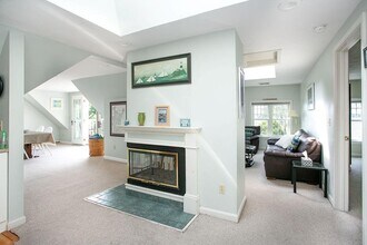 1 Seaview Ave in Newport, RI - Building Photo - Building Photo
