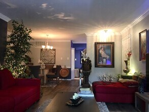 3103 Patrick Henry Dr, Unit 3103#120 in Falls Church, VA - Foto de edificio - Building Photo