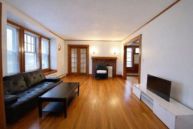 23 Menotomy Rd in Arlington, MA - Building Photo - Building Photo