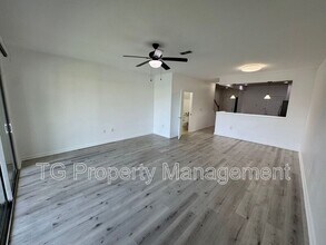 6798 Roundleaf Dr in Jacksonville, FL - Building Photo - Building Photo