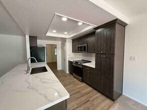 2291 University Ave in Sacramento, CA - Building Photo - Building Photo