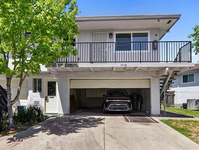 4748 Greenholme Dr in Sacramento, CA - Foto de edificio - Building Photo