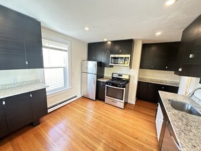 58 Pleasant St, Unit #2 in Cambridge, MA - Building Photo - Building Photo