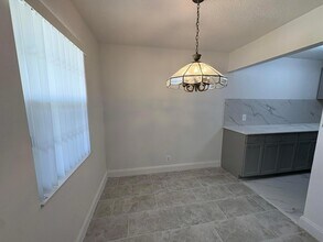 239 Sussex L in West Palm Beach, FL - Foto de edificio - Building Photo