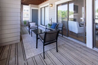 212 W 10th St, Unit 17 in Charlotte, NC - Foto de edificio - Building Photo