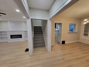 1551 Alameda Ave in Lakewood, OH - Foto de edificio - Building Photo