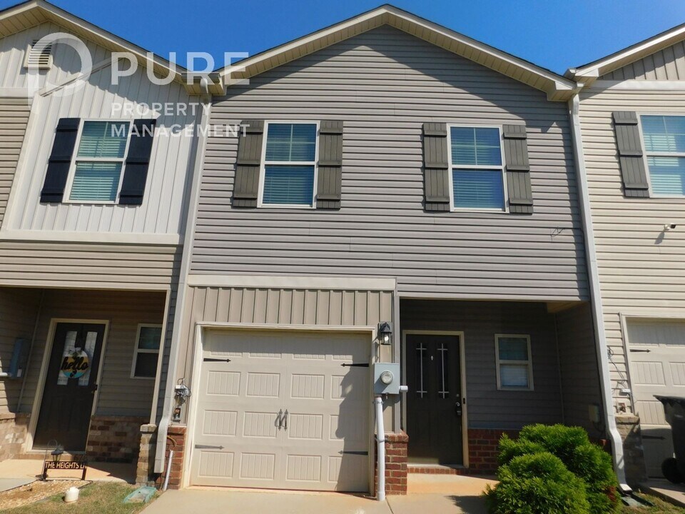 672 The Heights Ln in Calera, AL - Building Photo