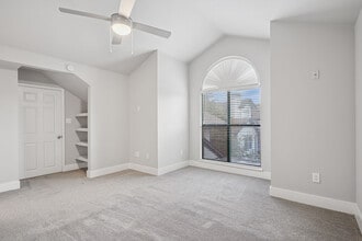 Carrara at Cole in Dallas, TX - Foto de edificio - Building Photo