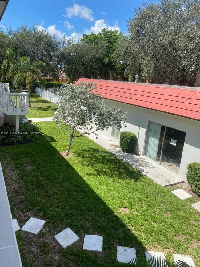 property at 899 SE 2nd Ave