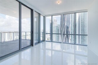 851 NE 1st Ave, Unit 3601 in Miami, FL - Building Photo - Building Photo