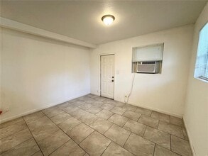 420 Henry Butts Dr in Daytona Beach, FL - Building Photo - Building Photo