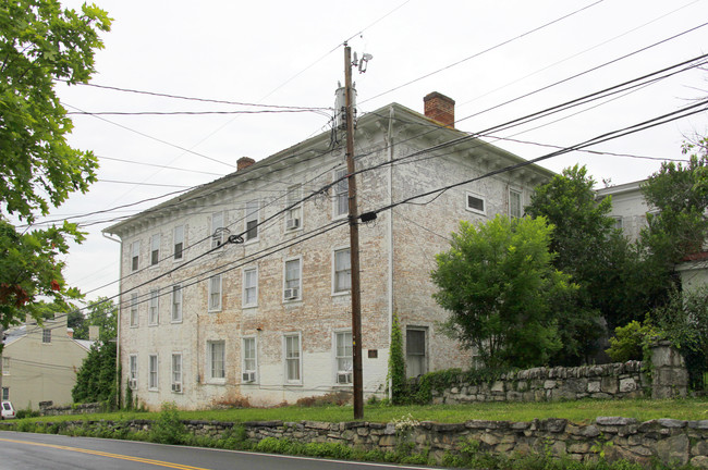 Fort Loudoun Apartments in Winchester, VA - Foto de edificio - Building Photo