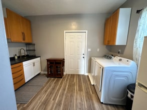 1022 Huffman St, Unit 2 in Fort Wayne, IN - Building Photo - Building Photo