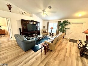 818 SW 8th Pl in Cape Coral, FL - Building Photo - Building Photo