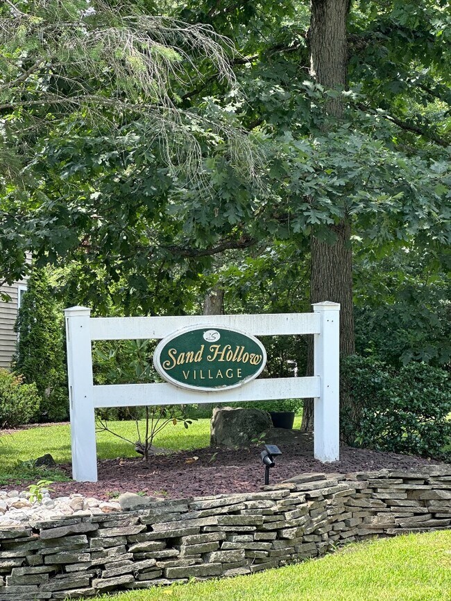 11 Sand Hollow Dr in Drums, PA - Building Photo - Building Photo