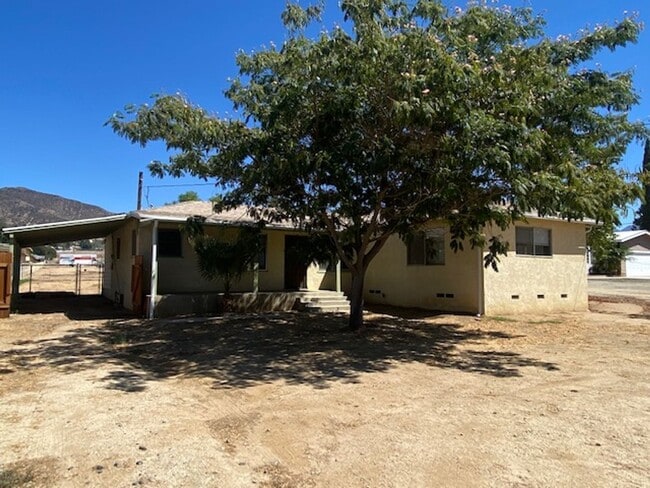 property at 38632 Vineland St