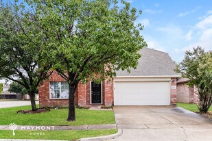 7601 Stanhope Ln in Arlington, TX - Building Photo