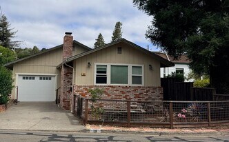 19 Belle Ave in Fairfax, CA - Building Photo