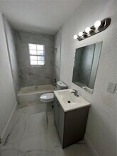 919 NW 102nd St in Miami, FL - Building Photo - Building Photo