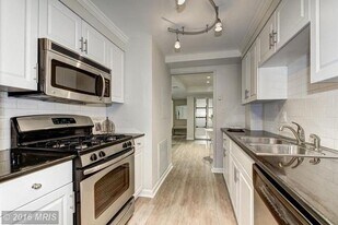 2633 Adams Mill Rd NW in Washington, DC - Building Photo