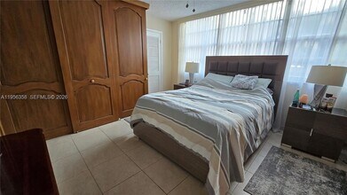 3161 S Ocean Dr, Unit 204 in Hallandale Beach, FL - Building Photo - Building Photo