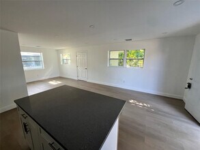 422 SW 4th Ave in Delray Beach, FL - Building Photo - Building Photo