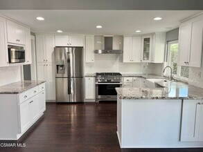 13389 Vista Levana Dr in Moorpark, CA - Building Photo - Building Photo