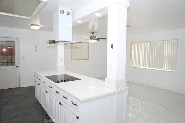 38626 Frontier Ave, Unit 201 in Palmdale, CA - Foto de edificio - Building Photo