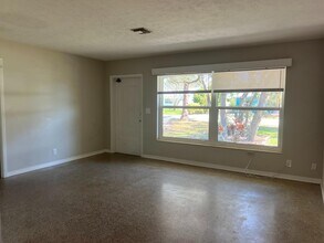 611 SE Flamingo Ave in Stuart, FL - Building Photo - Building Photo