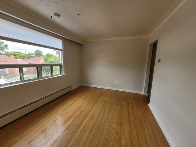 354 Wilson Av in Toronto, ON - Building Photo - Building Photo