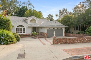 10384 Northvale Rd in Los Angeles, CA - Building Photo