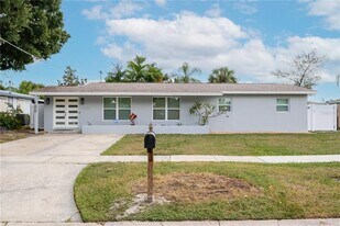 4712 W Bay Ave in Tampa, FL - Building Photo