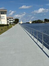 650 Horizon St E in Boynton Beach, FL - Building Photo - Building Photo