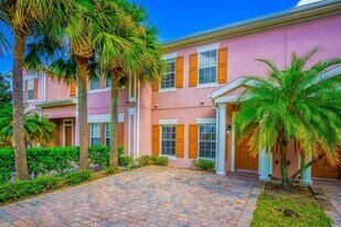 2426 Caravelle Cir in Kissimmee, FL - Building Photo