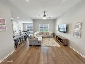 201 Rocky Meadows Ln in Lafayette, LA - Building Photo - Building Photo