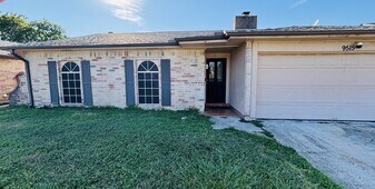 9515 Water Park Ct in Houston, TX - Building Photo