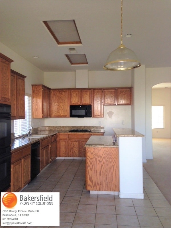 6605 Chinook Falls Dr in Bakersfield, CA - Building Photo - Building Photo