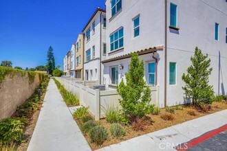 1676 W Rhombus Ln in Anaheim, CA - Building Photo - Building Photo