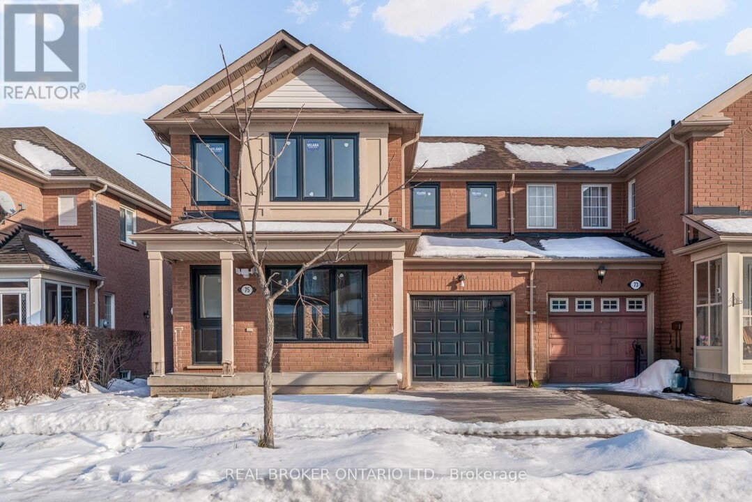 75 Hummingbird Dr in Toronto, ON - Building Photo