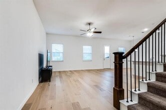 1935 Bethlehem St in Irving, TX - Building Photo - Building Photo