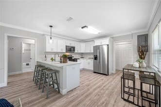 1901 E New Orleans Ave in Tampa, FL - Building Photo - Building Photo