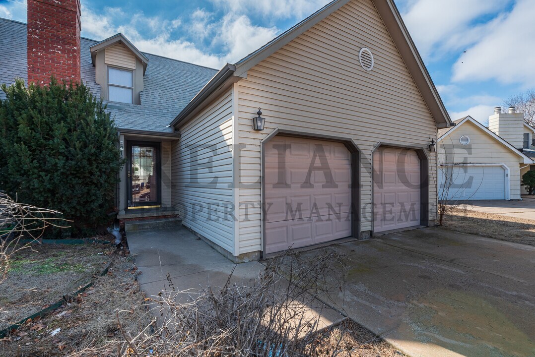 1417 S Goebel Cir in Wichita, KS - Building Photo
