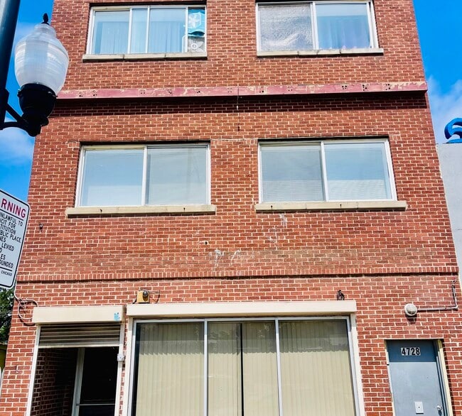 property at 4728 W Madison St
